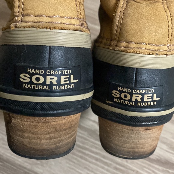 Sorel heeled boots/7 - Picture 6 of 6